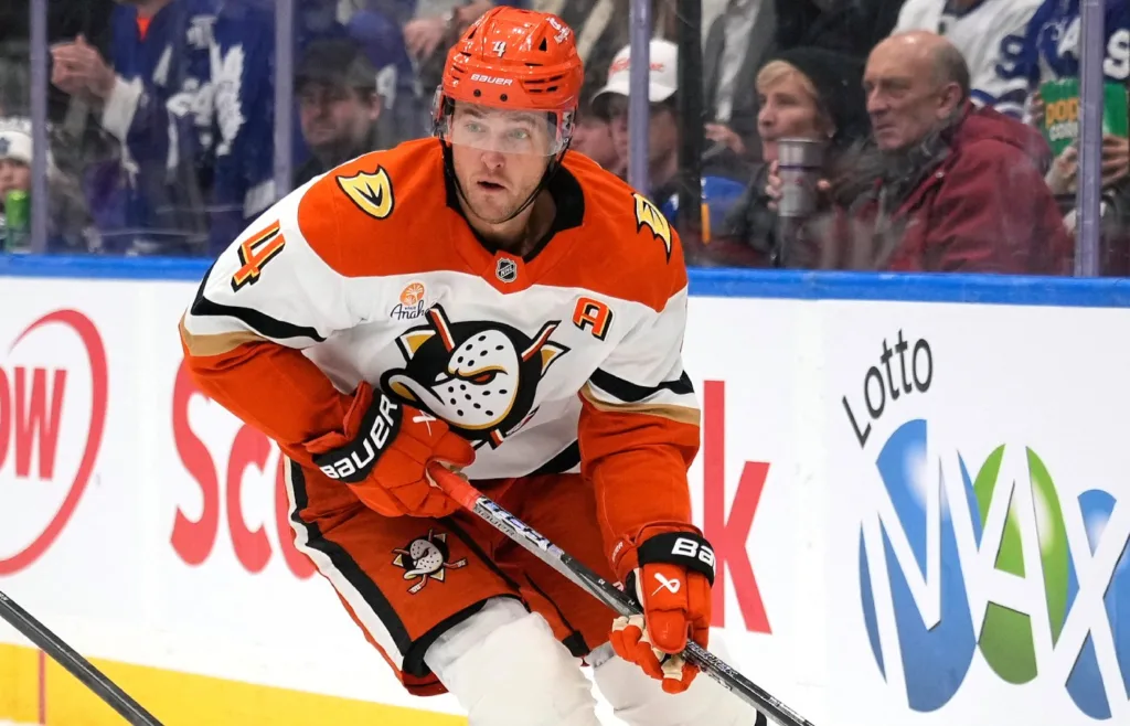 Cam Fowler trejdas till St. Louis Blues.