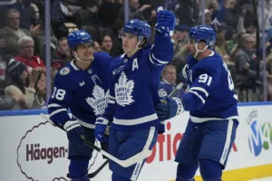 Hattrick av Mitch Marner när Toronto slog Detroit