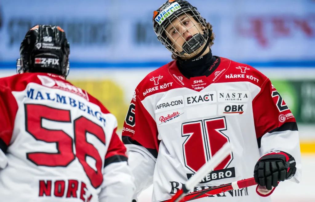 Örebros stortalang väljer spel på college