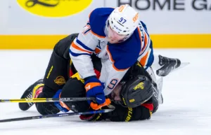 TV: Här får McDavid matchstraff – riskerar avstängning