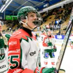 Efter NCAA-ryktet – skriver nytt kontrakt med Frölunda