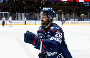 Köptes loss under säsongen – stannar i LHC