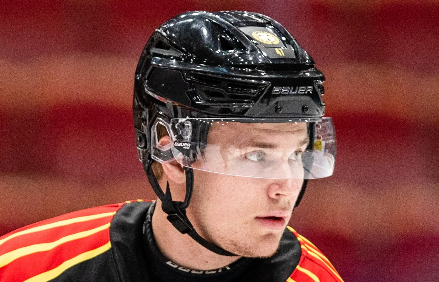 Arvid Sundin gjorde två mål för Hudiksvall i den första kvartsfinalen i Hockeyettan.