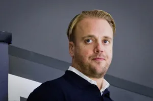 Försvarar Roger Hansson efter uttåget: “Gått över gränsen”
