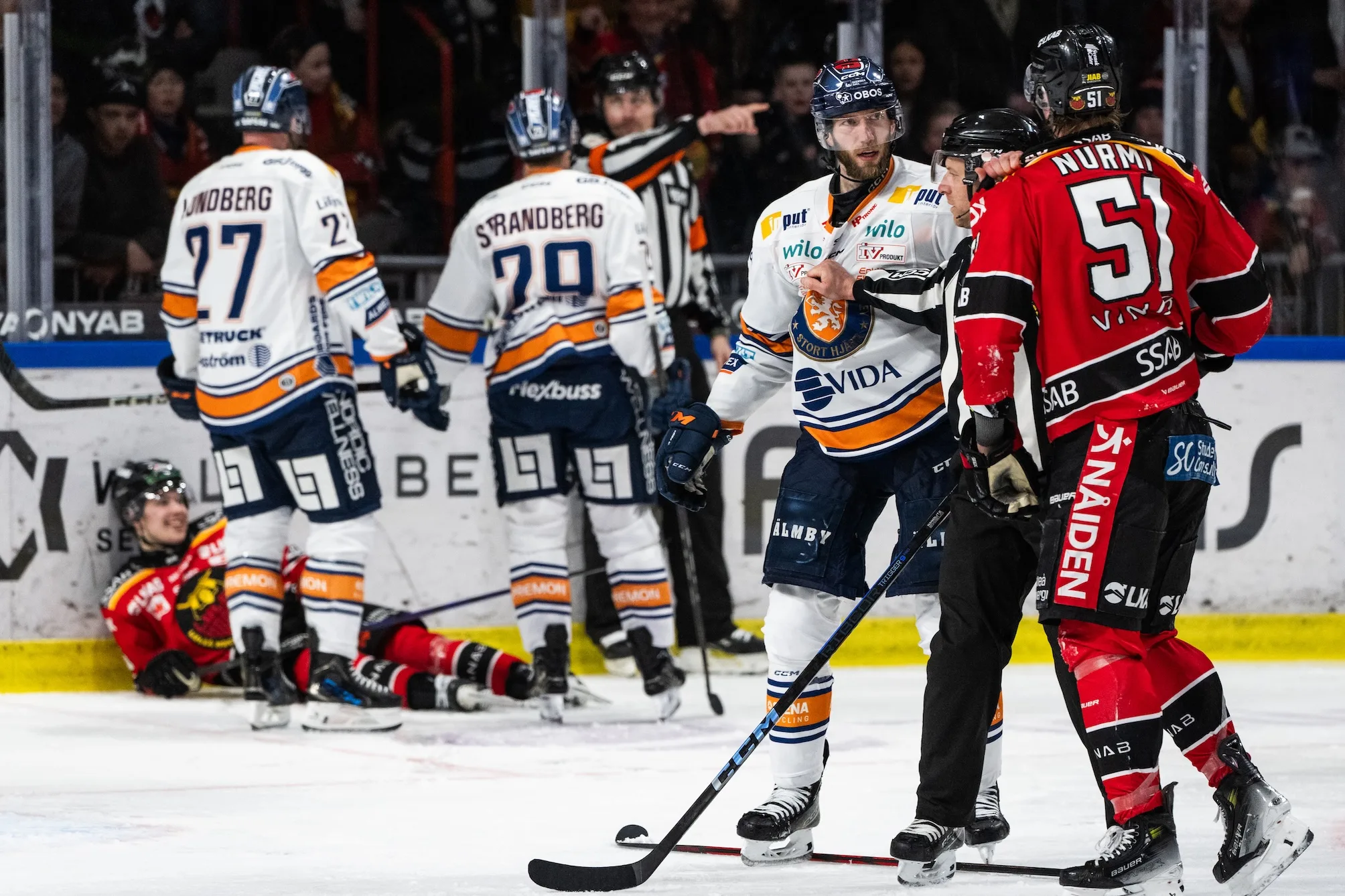 Passningen mot supportrarna: ”Svårt att höra vad de säger”