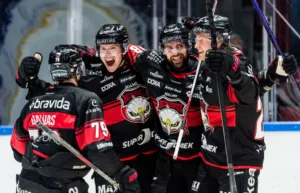 Malmö vinner derbyt – går till slutspel efter jättedramatik