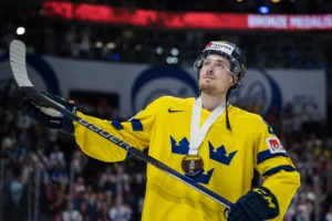 Tre Kronor-stjärnan hjälte – tar rejält grepp om finalserien