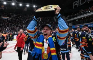 Efter tre år – nu väntar SHL-debut: ”Alltid varit min dröm”