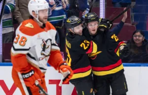 TV: JVM-backen skjuter sitt första NHL-mål