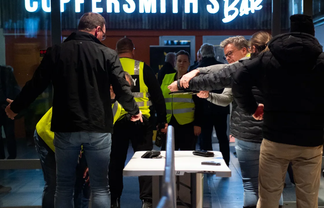 Beskedet: Slopar visiteringskravet