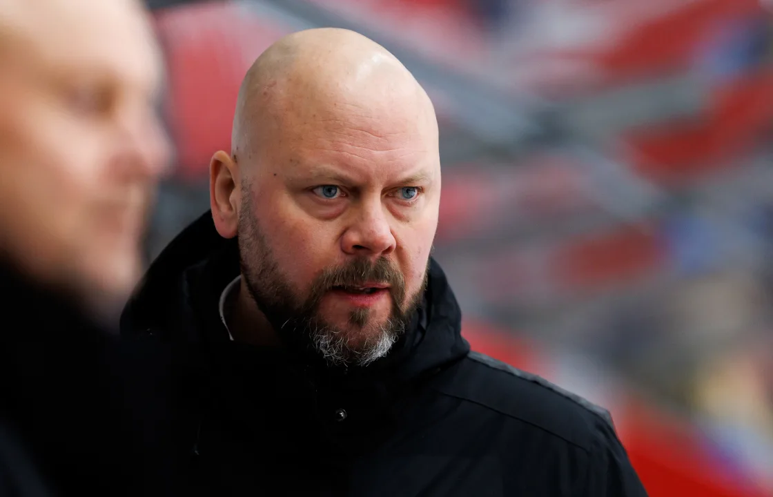 Ville förlänga – nu lämnar tränaren