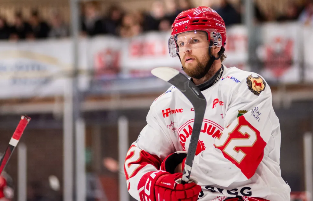 Filip Forsmark följer Troja-Ljungby upp i Hockeyallsvenskan