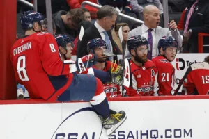 Rivalerna letar ny tränare – då kan succéduon lämna Capitals