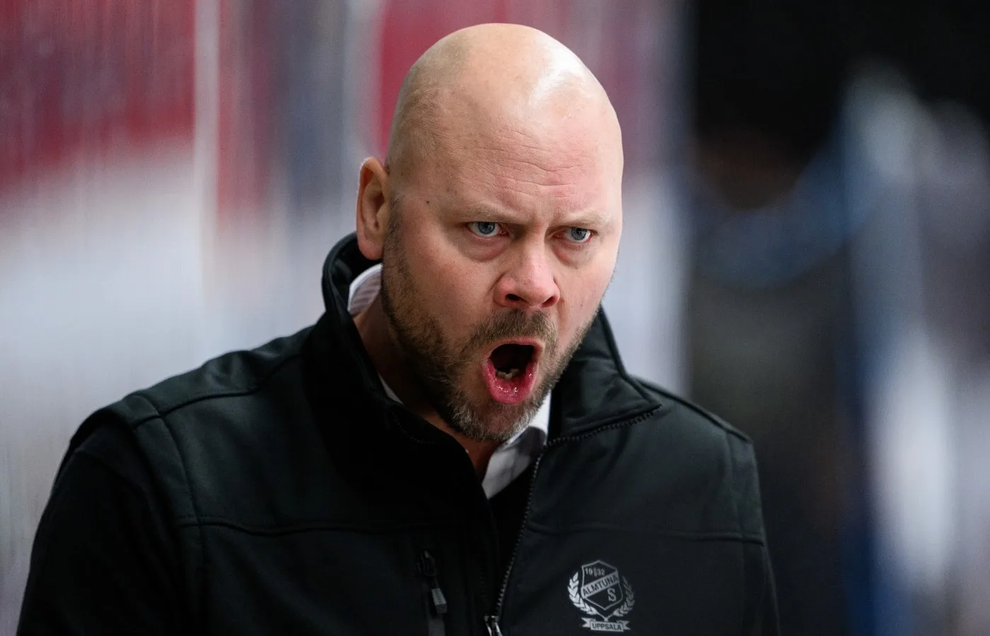 ”Märkligt att en förening i allsvenskan inte kan ha en heltidsanställd tränare”