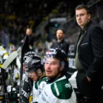 Säkrade kontraktet – nu lämnar tränaren