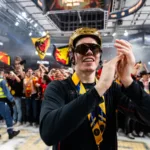 Guldmålvakten jagas av NHL-klubbar: ”Vill stanna”