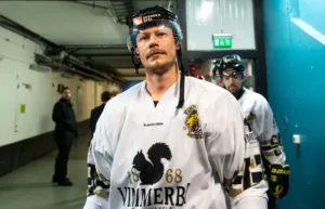 Trotjänaren får lämna: ”Utifrån både värdegrund och sportslig nivå”