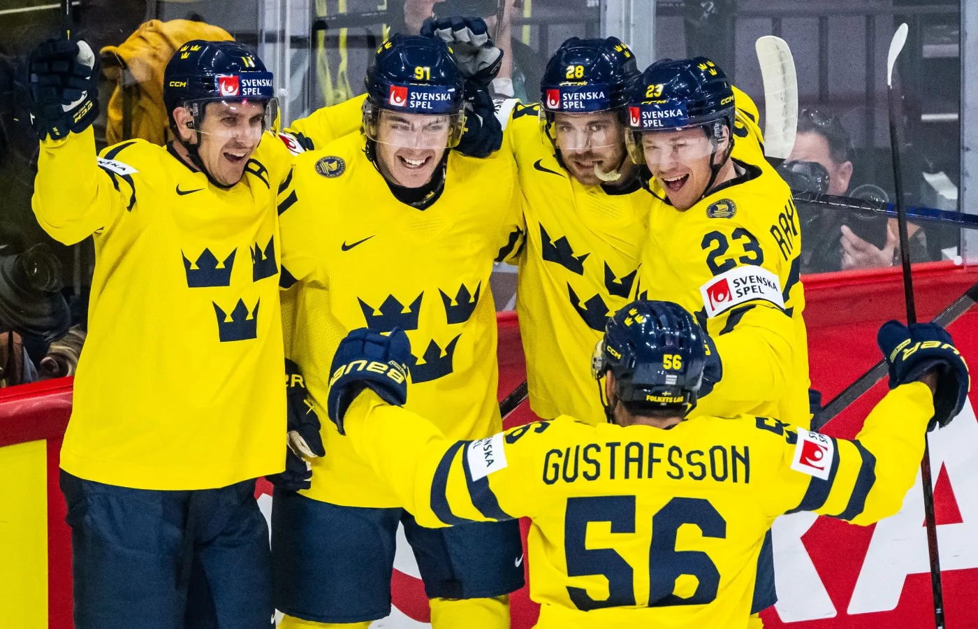 Just nu: Utspelningen – 33–9 i skott till Sverige