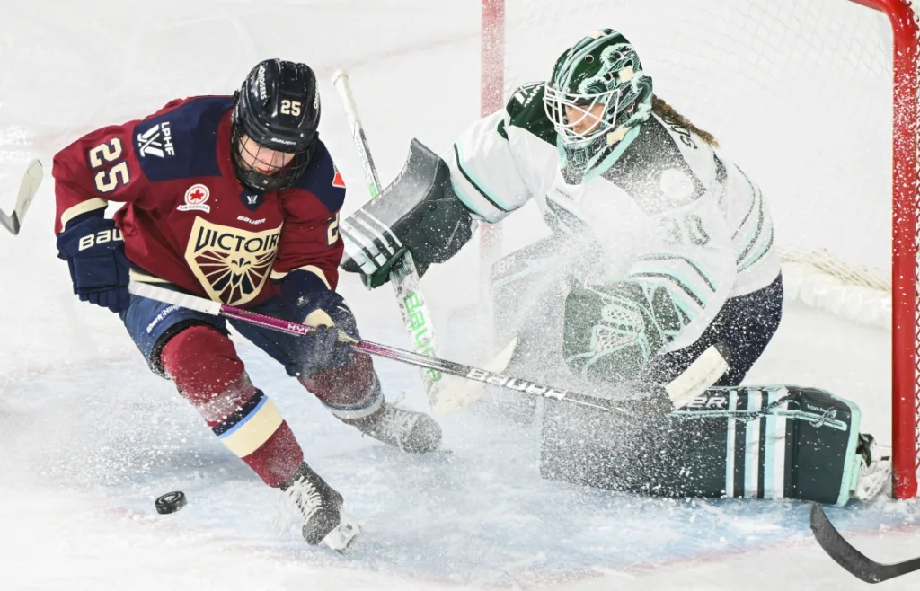 Lina Ljungblom och Emma Söderberg är två av svenskorna i PWHL
