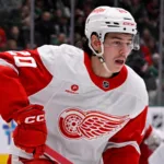 Efter NHL-genombrottet – svensken skriver 21-miljonerskontrakt