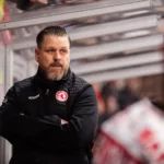 Just nu: Krislaget sparkar tränaren