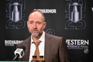 Får sparken – efter attack mot egen spelare