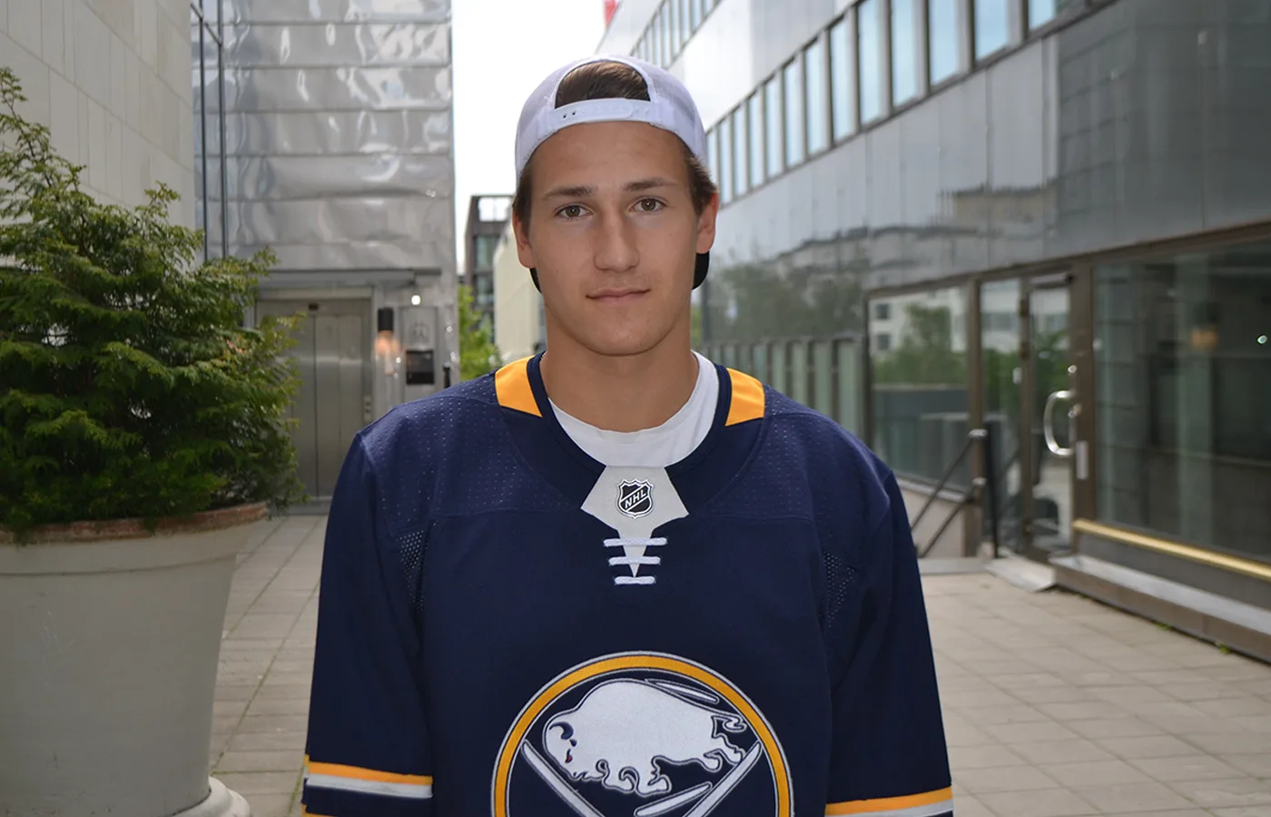 Draftad av Buffalo – klar för college