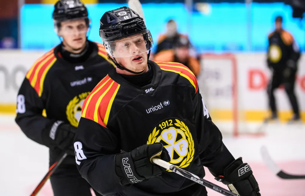 Återvänder till Sverige – klar för spel i Hockeyallsvenskan