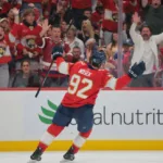Blir inte free agent – stannar hos mästarna