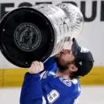 Tvåfaldige Stanley Cup-mästaren slutar