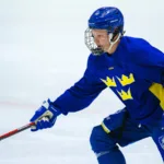 Juniorlandslagsmannen byter klubb – och liga