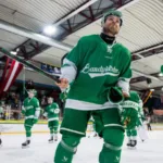 Stjärnan har en önskan: ”Ber till hockeygudarna”