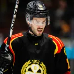 Uppgifter: Dragkamp om förre SHL-forwarden