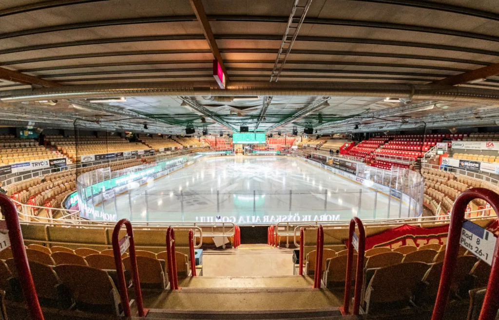241211 Smidjegrav Arena inför ishockeymatchen i Hockeyallsvenskan mellan Mora och Karlskoga den 11 december 2024 i Mora.