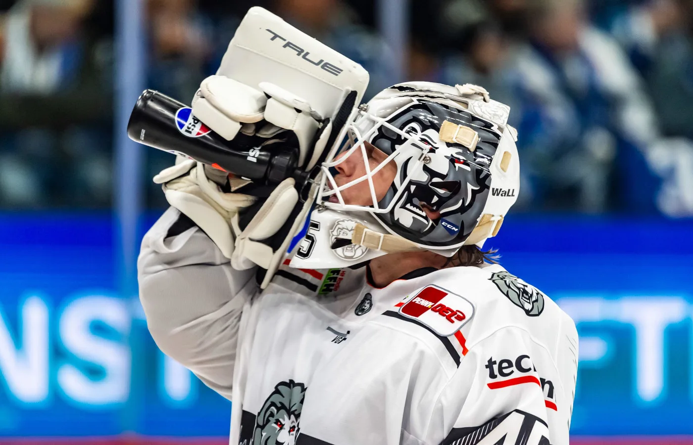 Förre SHL-målvakten tog klubben till domstol: ”Aldrig varit med om förut”