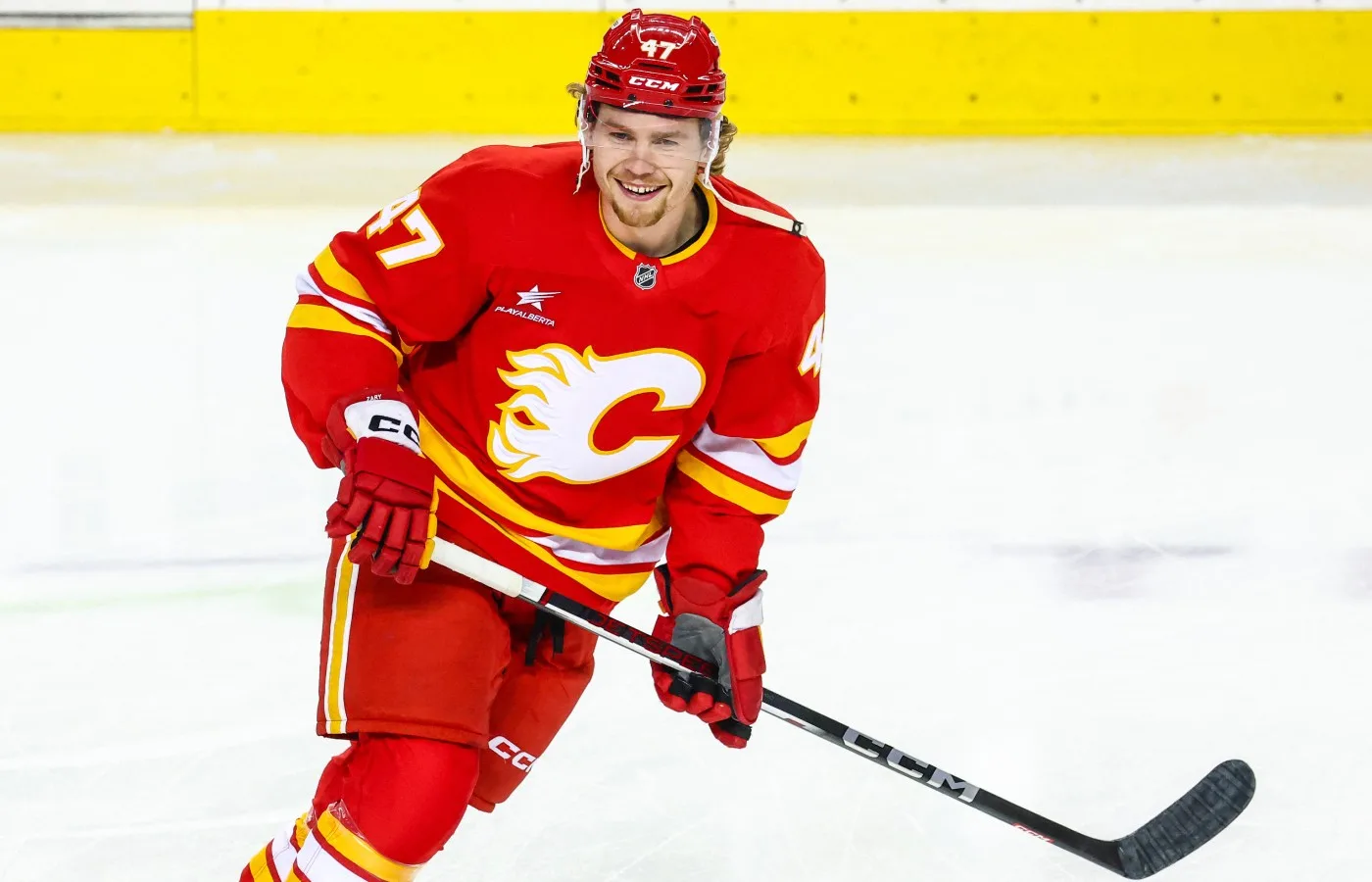 Calgary säkrar talangen på treårskontrakt