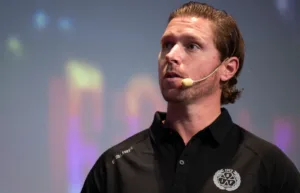 TV: ”Bäckis” om återkomsten till SHL: ”Folk tycker och tänker”