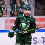 JUST NU: Lagkaptenen saknas i Färjestad – så ställer lagen upp
