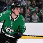 Svensken missar NHL-premiären