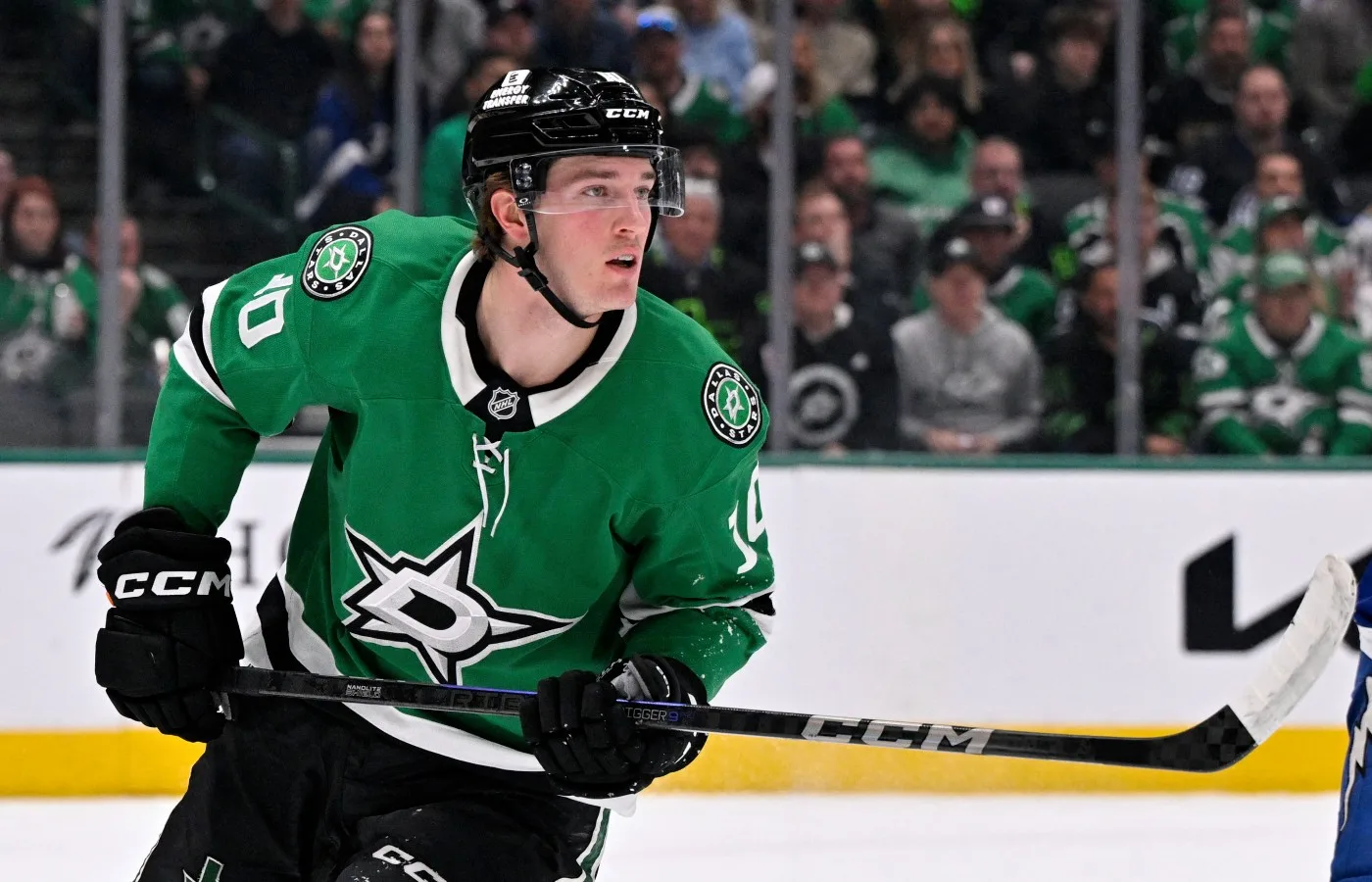 Svensken missar NHL-premiären