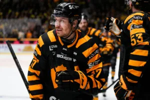 Seger för Skellefteå AIK – efter Mikkel Aagaards hattrick