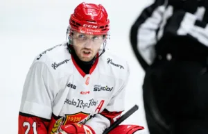 Poängkungen jagar ny klubb: ”Vill bara spela hockey”