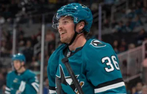 Svenske backen placeras på waivers av San Jose Sharks
