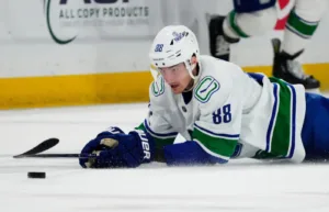 Svensken skickas till AHL – efter två matcher