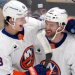 Supertalangen blev historisk i NHL-debuten