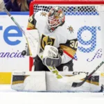 Hyllas efter NHL-debuten: ”Höll oss kvar i matchen”