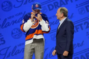 Draftettan går rakt in i NHL – månaden efter 18-årsdagen