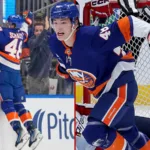 Här sätter supertalangen sitt första NHL-mål