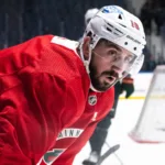 Tidigare stortalangen häver sitt kontrakt