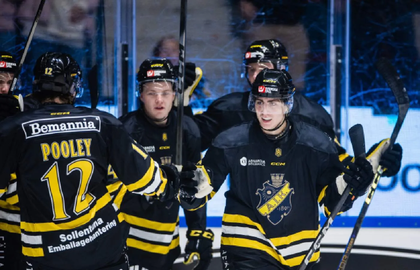 Galna assisten – slår ut hela motståndarlaget: ”Perfekt”